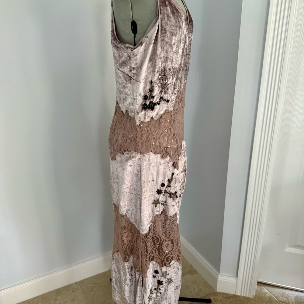ANTHROPOLOGIE Let Me Be DARK TAN  Velvet Lace Beads Lace Slip Dress SIZE SMALL - Picture 3 of 10